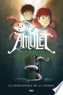 La Portadora de la Piedra / the Stonekeeper: a Graphic Novel